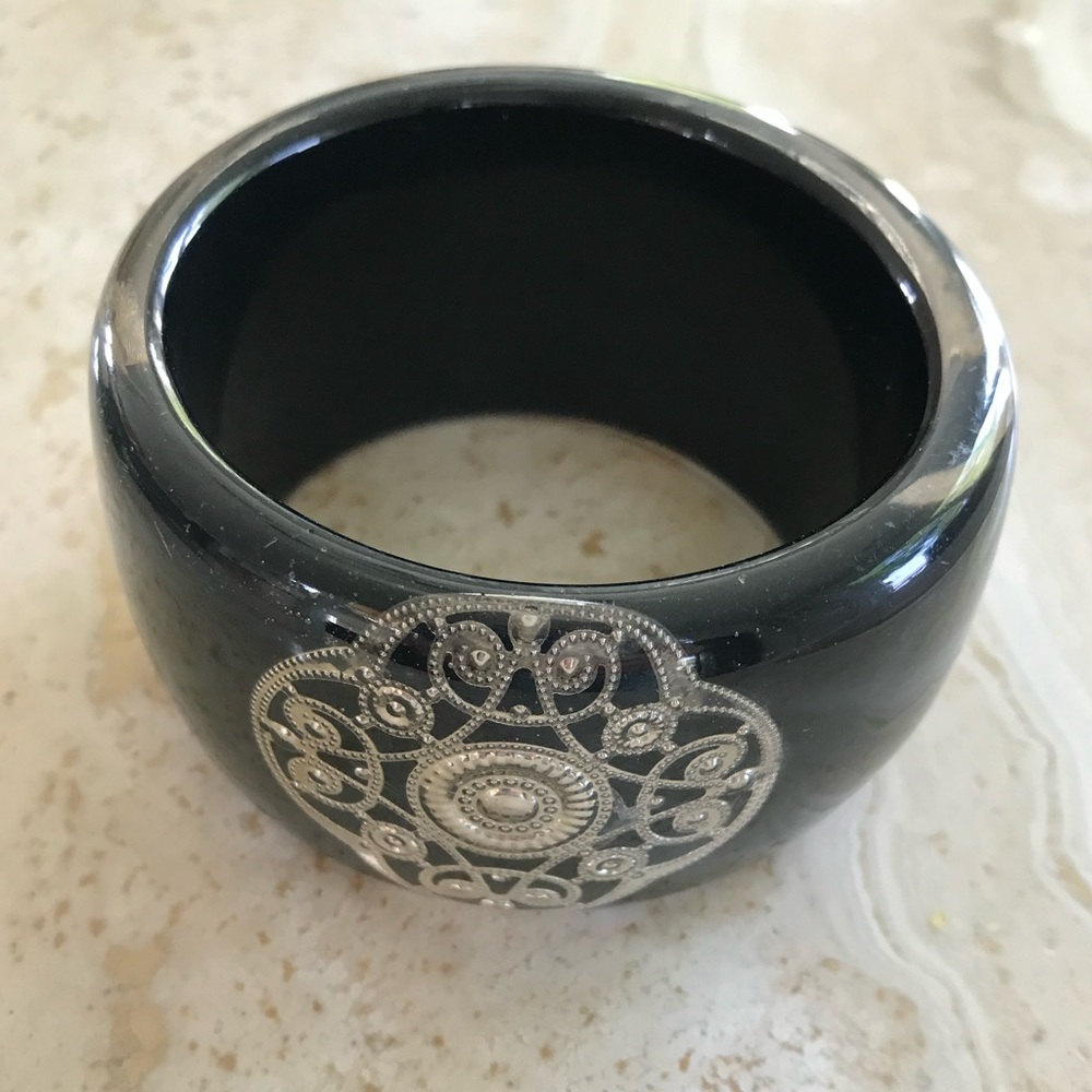 BLACK AND SILVER FILIGREE BANGLE BRACELET